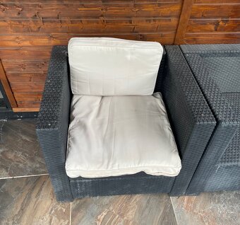 Zahradne sedenie s vankusmi - 2