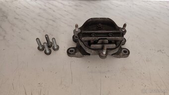 Silentblok prevodovky Audi A4 A6 - 2