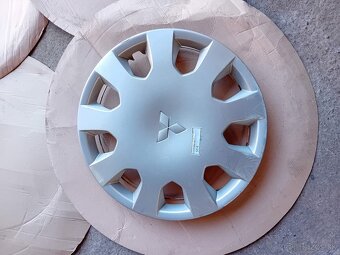 Puklice/okrasné kryty kolies - 2