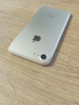 iPhone 7 / 128GB Biely Super stav - 2