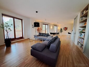 Prenájom priestranného bytu v centre Popradu - 2