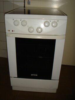 Sporák - keramický - 2