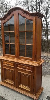 Rustikálna masivná vitrína - 2