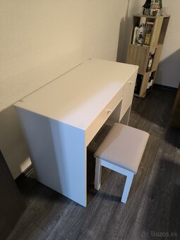 Kozmetický stolík s taburetkou - 2
