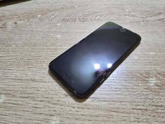 Iphone se 2020 plnefunkcny telefon s nabijacim kablom ma len - 2