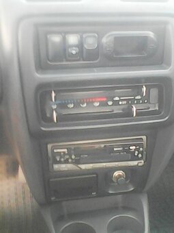Mazda 323 1,5 benzin 65 KW - 2
