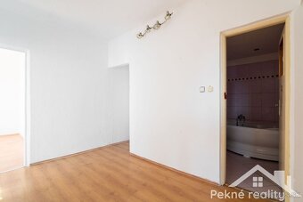 Predaj 3 izbového bytu s balkónom v meste Krupina - 2