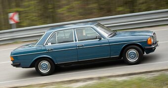 Mercedes Benz w123 200 - 2