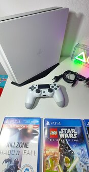 Predám PS4 Slim White - 2