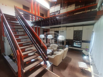 Priestranný rodinný dom v lukratívnej časti mesta Sobrance - 2