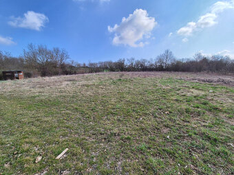 EXKLUZÍVNE Predaj pozemok na stavbu RD, cca 13 á, pekné pros - 2