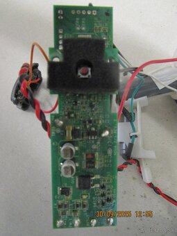 PREDAM MOTOR + BATERIE NA VYSAVAC ELECTROLUX  ZA 15€ - 2