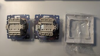 Legrand Valena novy vypínač č5 s ramikom - 2