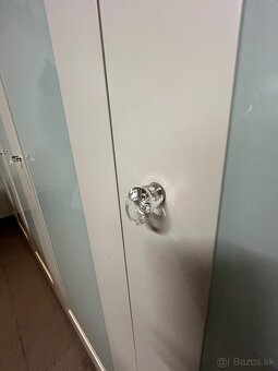 ŠATNÍKOVA SKRIŇA - 2