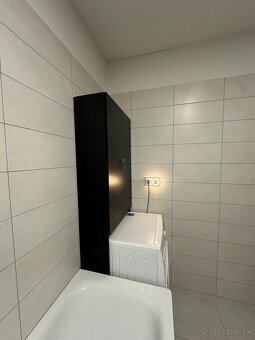 Skrinka nad práčku - 2