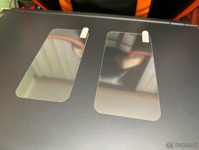 Ochranné sklá Iphone 15 / Pro / Pro Max - 2