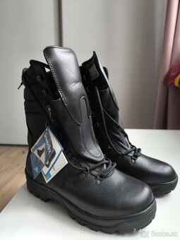 maskáče a vojenská obuv - 2