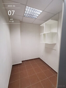 Dlhodobo prenajmem sklad 228m2. - 2