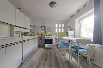 Ponúkame na predaj rodinný dom na ulici Pri Zvonici v Bratis - 2