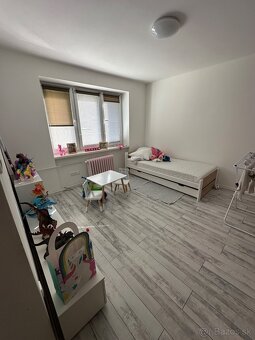 Prenájom 3izboveho bytu Valaská - 2