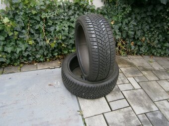 Predám 2x zimné ako nové pneu Dunlop 215/45 R18 98VXL - 2