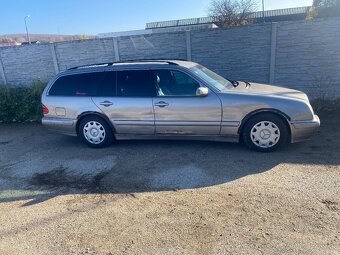 Mercedes-Benz E220 CDI - 2