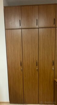 Predám 4 ks vešiakové skrine s nadstavcom - kancelária - 2