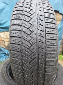 Ponúkam 2 zimné pneumatiky Continental Win 235/55 R20 - 2