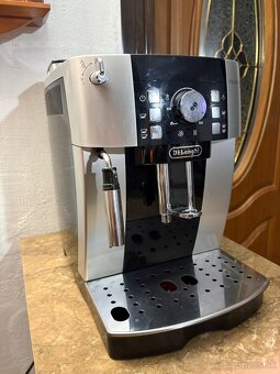 Kávivar DeLonghi Magnifica S - 2