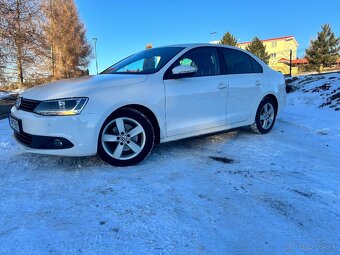 Volkswagen Jetta - 2