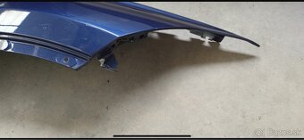 BMW X1 r.v. 2018, PRAVÝ PREDNÝ BLATNÍK. - 2