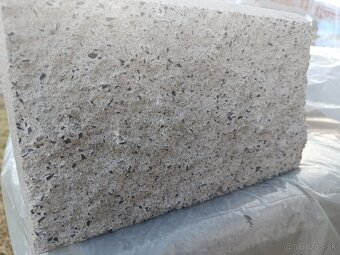 Predám plotové tvárnice - 2