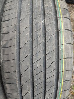 215/55R18 Goodyear EfficientGrip Performanca2 - 2