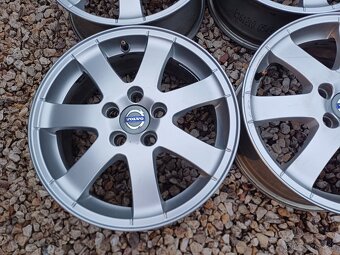 Predám orig. hliníkové disky Volvo R16 - 2