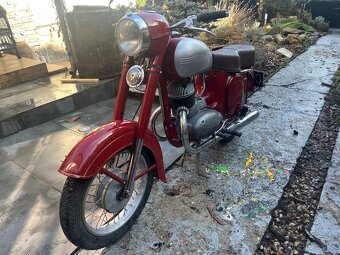 Jawa 250. Kyvacka - 2