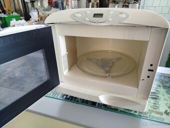 Whirlpool rohová - 2