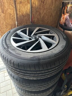 215/65r17 - 2