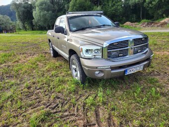 Predám dodge ram 5,7 hemi - 2