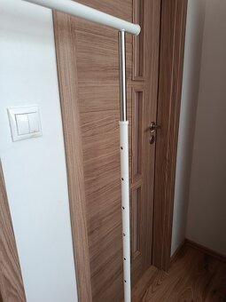 Závesný stojan - vešiak na šaty - 2