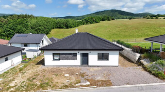 NOVOSTAVBA 4 – IZBOVÉHO BUNGALOVU PRI ŽIARI NAD HRONOM VIDEO - 2