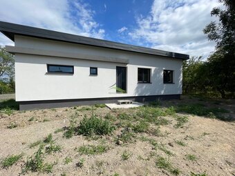 Moderný NOVÝ Dom pod Lesom blízko Mesta, so záhradou 800m2- - 2