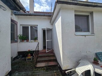 REZERVOVANÉ 4 + 2 izbový rodinný dom - 2