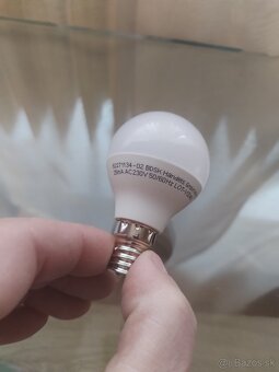 Predám stojaciu LED lampu - 2