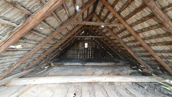 Staré trámy - drevo - hranoly - 2