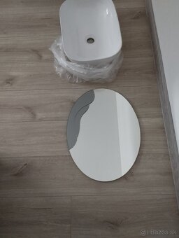 Umývadlo a zrkadlo - 2