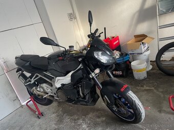 Aprilia 1000 RR Tuono - 2