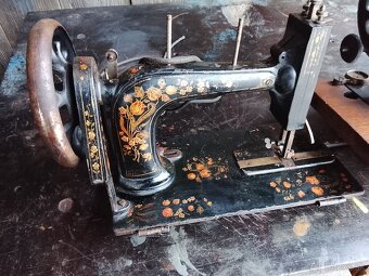 Retro šijacie stroje - 2