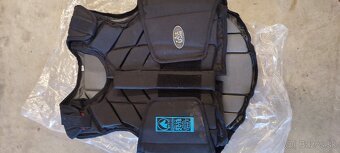 Jazdecká dievčenská vesta a prilba - 2