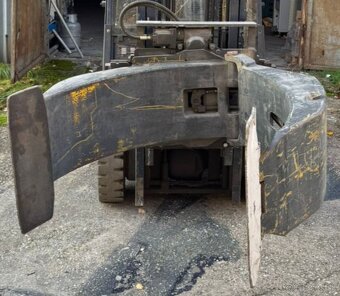 Zvieracie čeluste na VZV - 2