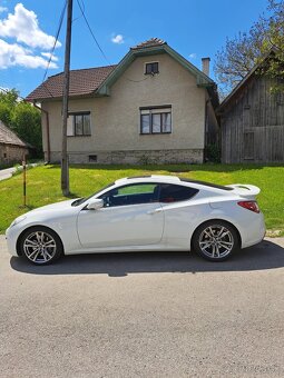 Hyundai Genesis cupe - 2